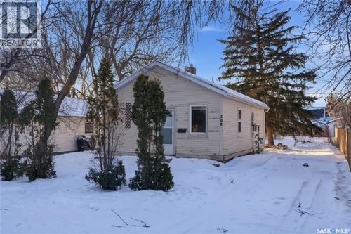 308 1st St E, Delisle, SK, S0L0P0 | Card Image