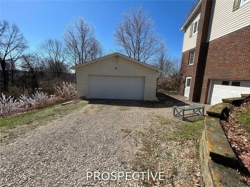 622 Ross Dr, Apollo, PA, 15613-8731 | Card Image