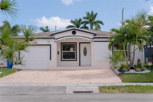 5464 Ne 3rd Ave, Oakland Park, FL, 33334-1647 | Card Image