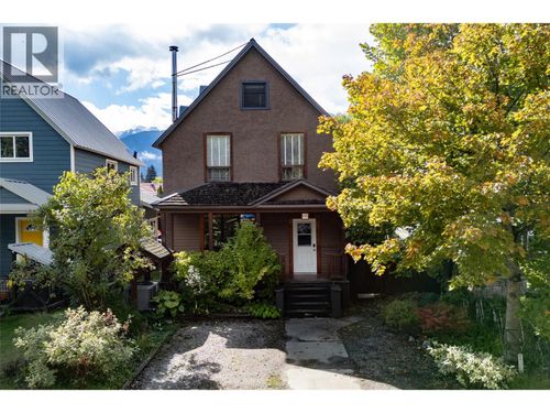 215 Sixth St E, Revelstoke, BC, V0E2S0 | Card Image