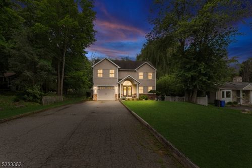 42 S Shore Trl, Sparta, NJ, 07871-1600 | Card Image