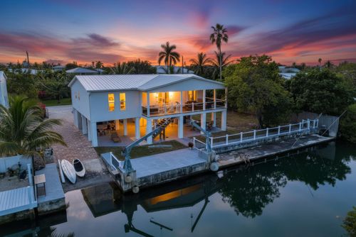 16941 Driftwood Ln, Sugarloaf Key, FL, 33042-3600 | Card Image