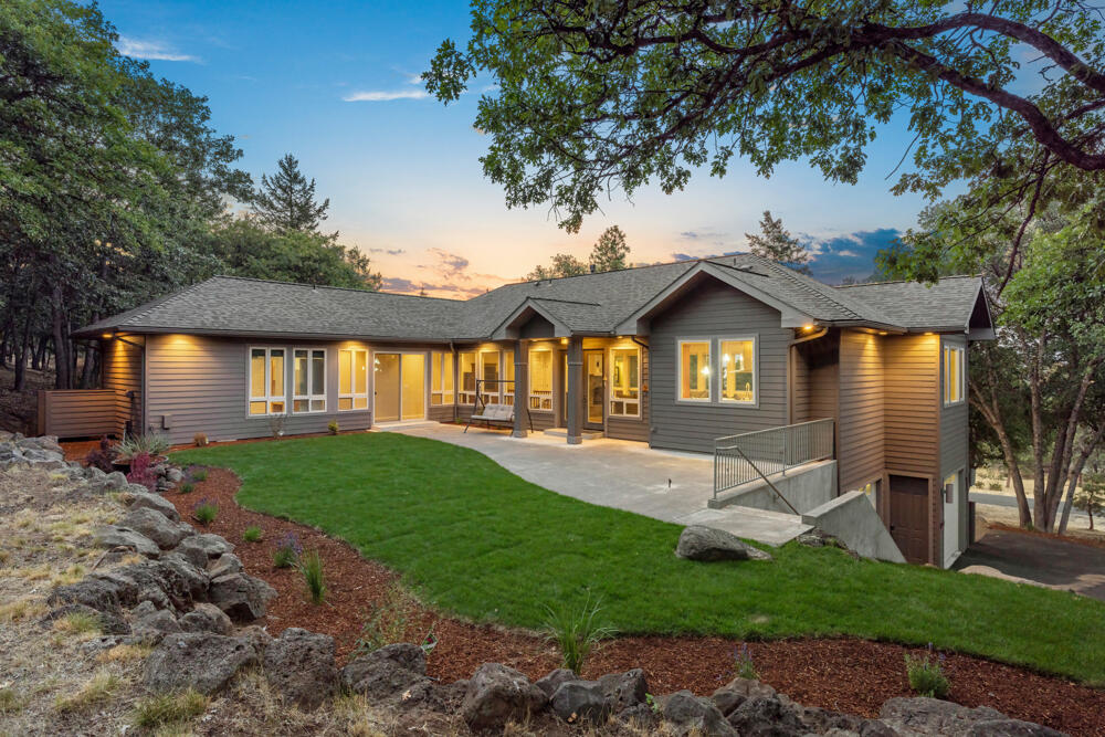Coopers Hawk Rd, Klamath Falls, OR 97601