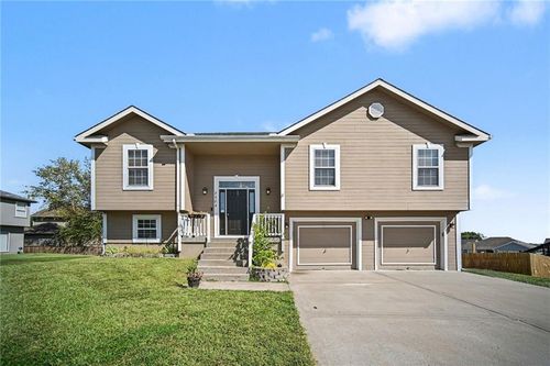 1108 E 18th St, Kearney, MO, 64060-7617 | Card Image