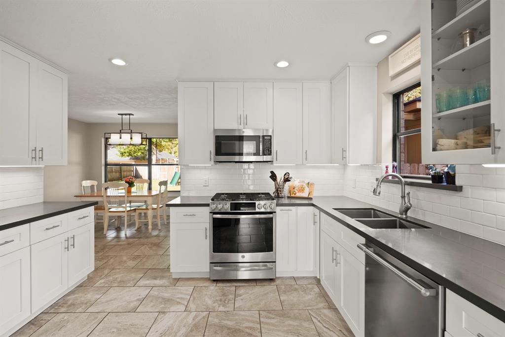 Austin Colony Dr, Richmond, TX 77406
