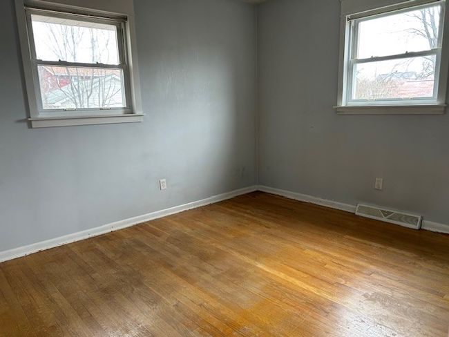2458 Linden Ave, House other with 3 bedrooms, 2 bathrooms and 1 parking in Aliquippa PA | Image 11