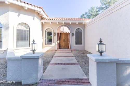 8815 N Invergordon Rd, Paradise Valley, AZ, 85253-1813 | Card Image