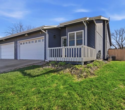 a-1020 Laesch Ave, Bloomington, IL, 61704-7224 | Card Image