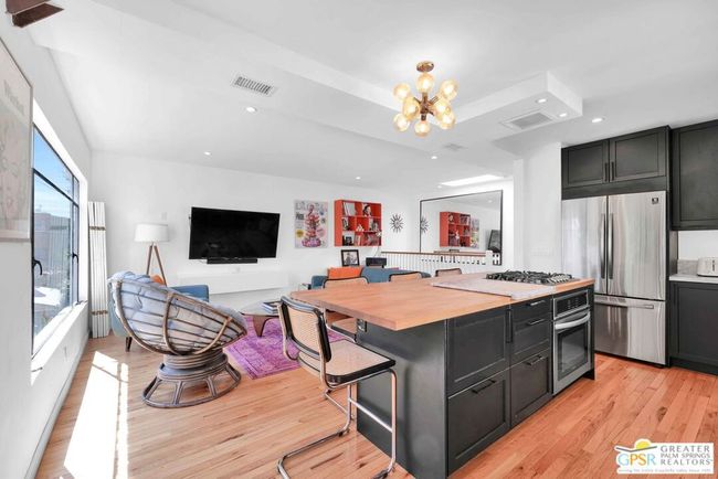 2 - 8319 Waring Ave, Condo with 2 bedrooms, 2 bathrooms and 1 parking in West Hollywood CA | Image 18