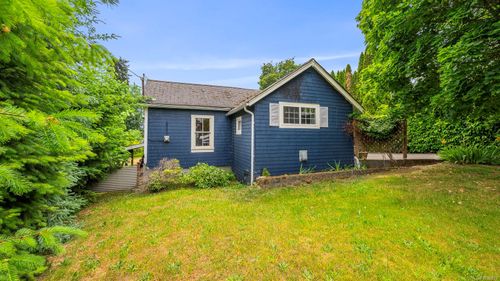3351 Crescent St, Cumberland, BC, V0R1S0 | Card Image