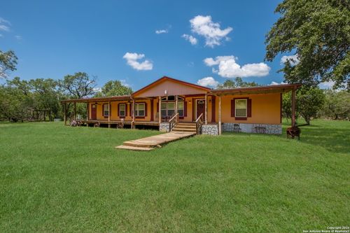 1075 Quail Run, Lytle, TX, 78052-3927 | Card Image