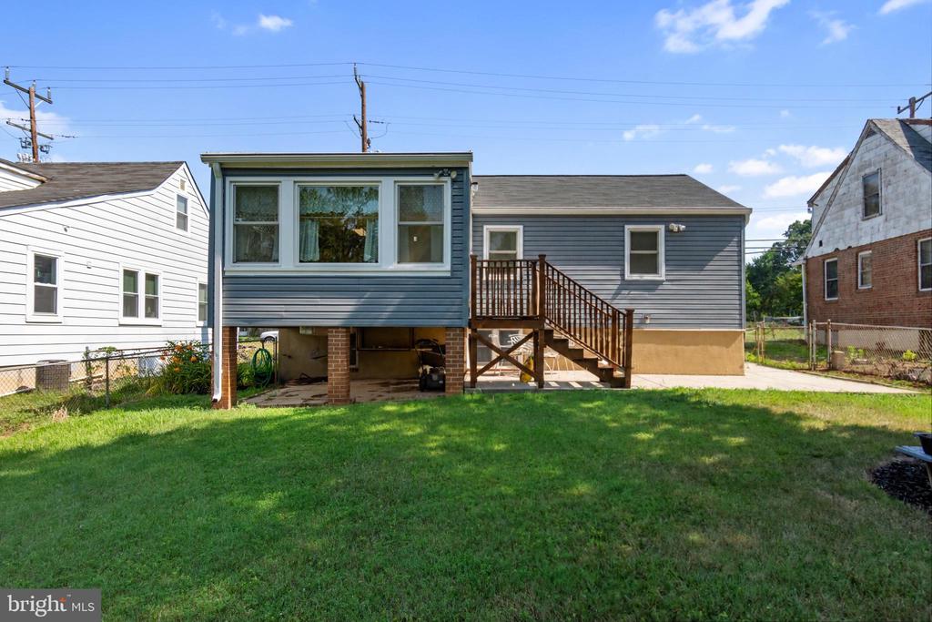 Residential in COLLEGE PARK 5