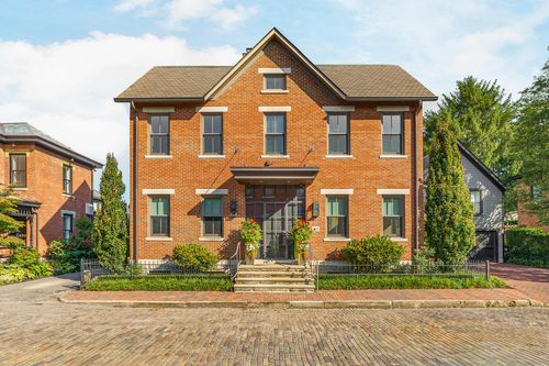 252 E Beck St, Columbus, OH, 43206-1276 | Card Image