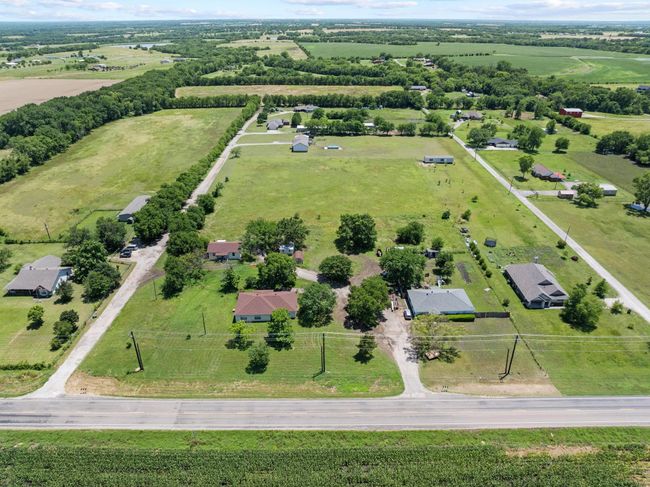 1210 E Fm 902, House other with 2 bedrooms, 2 bathrooms and null parking in Howe TX | Image 4