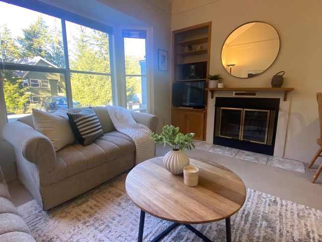 3 - 2138 Timber Ridge, Townhouse with 1 bedrooms, 1 bathrooms and 1 parking in Whistler BC | Image 2