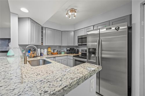 8058-8058 Nw 15th Mnr, Plantation, FL, 33322-5442 | Card Image