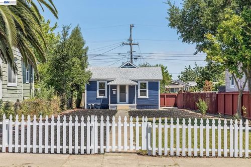 212 Illinois St, Vallejo, CA, 94590-3856 | Card Image