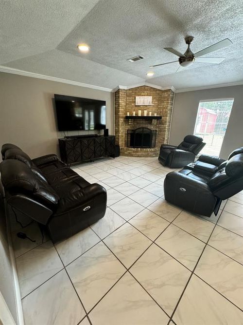 8609 Lynwood Ln, Port Arthur, TX, 77642-7216 | Card Image