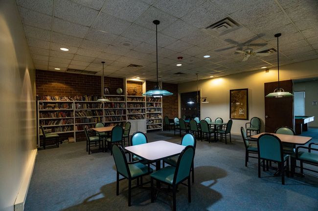 APT-9C - 3925 Triumvera Dr, Home with 2 bedrooms, 2 bathrooms and null parking in Glenview IL | Image 24