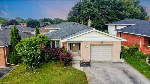 135 Brierdale Dr, Kitchener, ON, N2A3S8 | Card Image