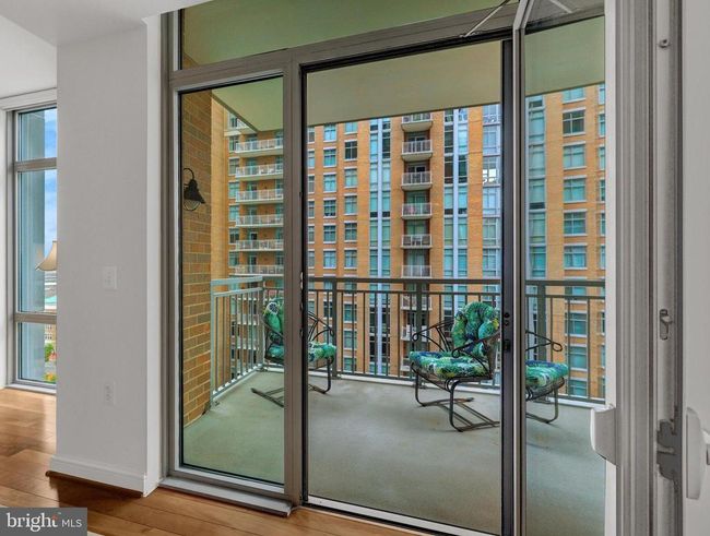 UNIT-907 - 11990 Market St, Condo with 3 bedrooms, 2 bathrooms and null parking in RESTON VA | Image 7
