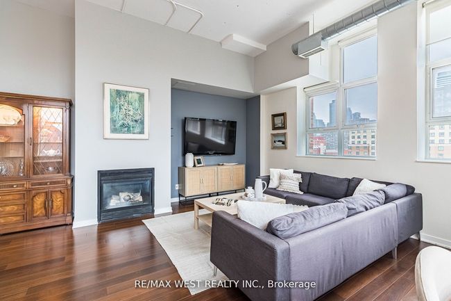 821 - 155 Dalhousie St, Condo with 2 bedrooms, 2 bathrooms and null parking in Toronto ON | Image 8
