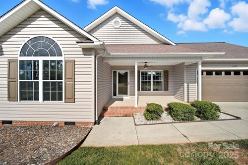 1470 Farmington Hills Dr, Conover, NC, 28613-9043 | Card Image