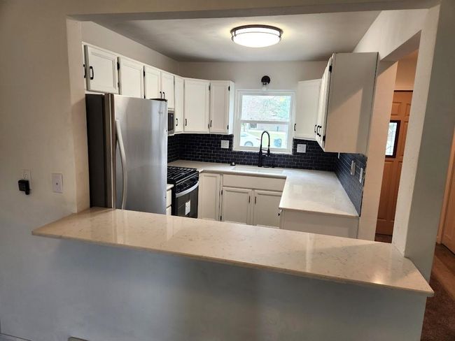 613 Saddle Rdg, Condo with 2 bedrooms, 3 bathrooms and null parking in PORTAGE WI | Image 7