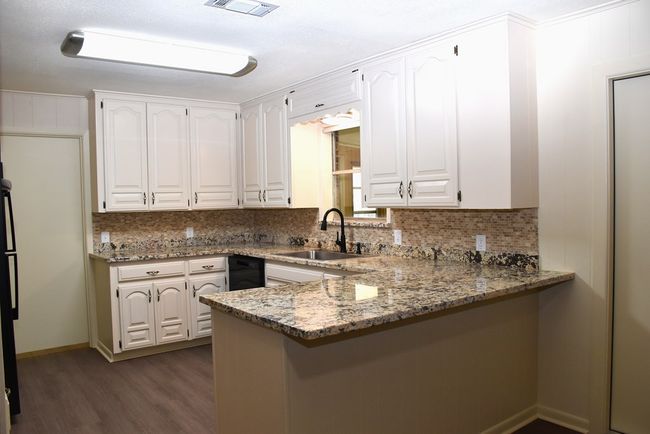120 Donniebrook St, Home with 3 bedrooms, 2 bathrooms and 2 parking in Palestine TX | Image 7