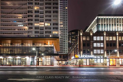 2103-19 Bathurst St, North York, ON, M6A2E1 | Card Image