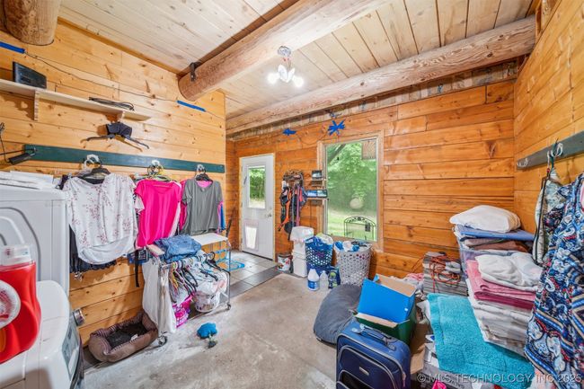 Mud/laundry room | Image 19