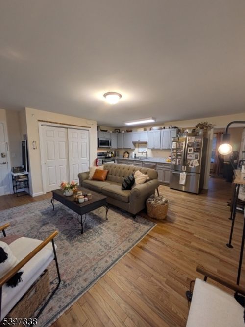 55 Gingerbread Castle Rd, Hamburg, NJ, 07419-1523 | Card Image
