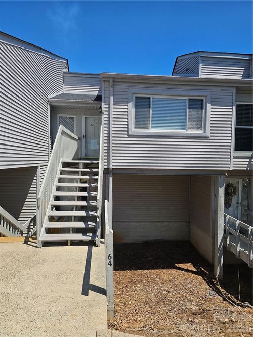 64-1050 21st Ave Nw, Hickory, NC, 28601-1750 | Card Image