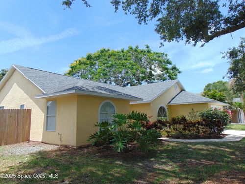 636 Fishtail Palm Blvd, Melbourne, FL, 32901-8106 | Card Image