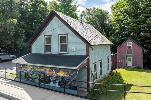 18-20 Bellows Falls Road, Putney, VT, 05346 | Card Image