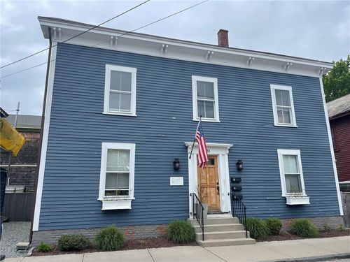 b-35 Elm St, Newport, RI, 02840-2458 | Card Image