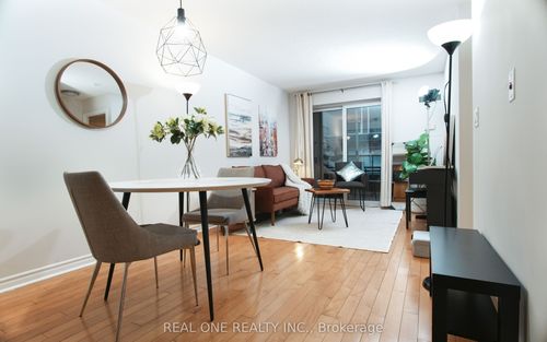 929-250 Wellington St W, Toronto, ON, M5V3P6 | Card Image