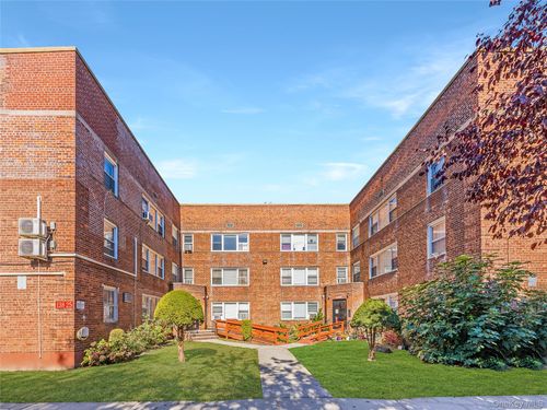 3d-138-25 68th Dr, Flushing, NY, 11367-1666 | Card Image