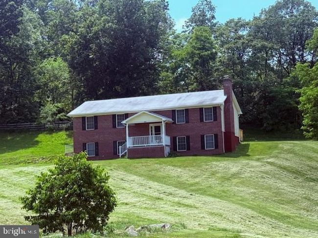 1205 Elm St, House other with 3 bedrooms, 2 bathrooms and null parking in FRONT ROYAL VA | Image 8