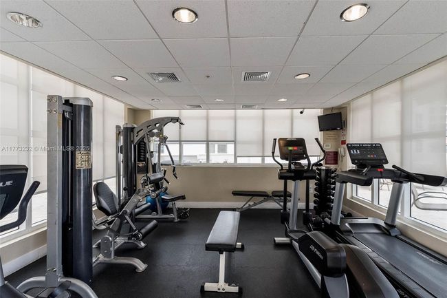 APT-718 - 2030 S Douglas Rd, Condo with 2 bedrooms, 2 bathrooms and null parking in Coral Gables FL | Image 31