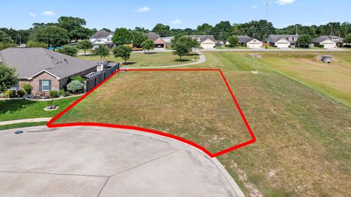 806 Honeysuckle Ct, Sealy, TX, 77474-4372 | Card Image