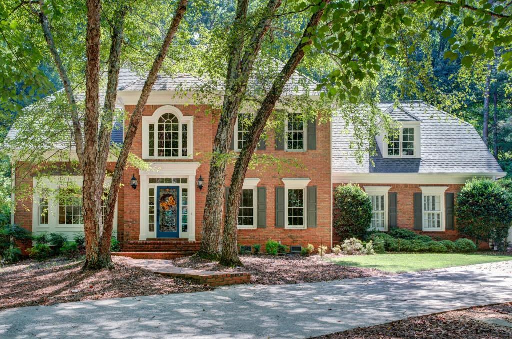 Stoneglen Close , Roswell, GA 30076