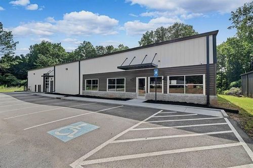 131 Parkwood Cir, Carrollton, GA, 30117-8756 | Card Image