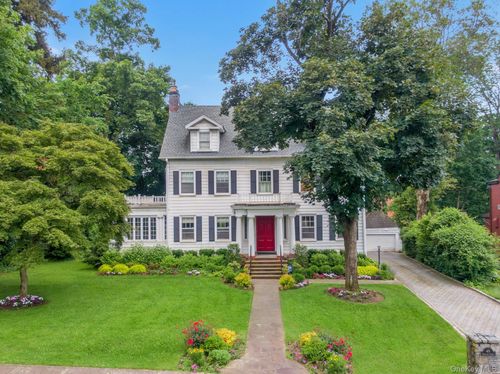 49 Overlook Cir, New Rochelle, NY, 10804-4501 | Card Image