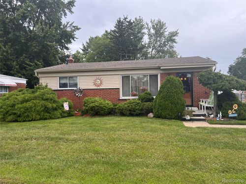 9423 Sylvester St, Taylor, MI, 48180-3524 | Card Image