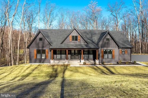 10 Mistletoe Lane, SHEPHERDSTOWN, WV, 25443 | Card Image