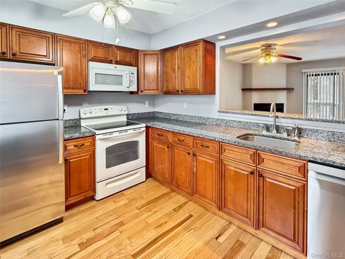 1206 Chelsea Cv S, Hopewell Junction, NY, 12533-6911 | Card Image