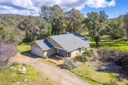 4853 Daffodil Dr, Mariposa, CA, 95338-9427 | Card Image
