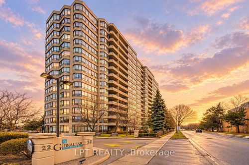 521-32 Clarissa Dr, Richmond Hill, ON, L4C9R7 | Card Image
