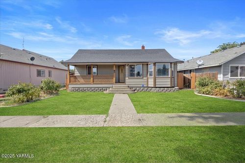 603 S Toppenish Ave, Toppenish, WA, 98948-1720 | Card Image